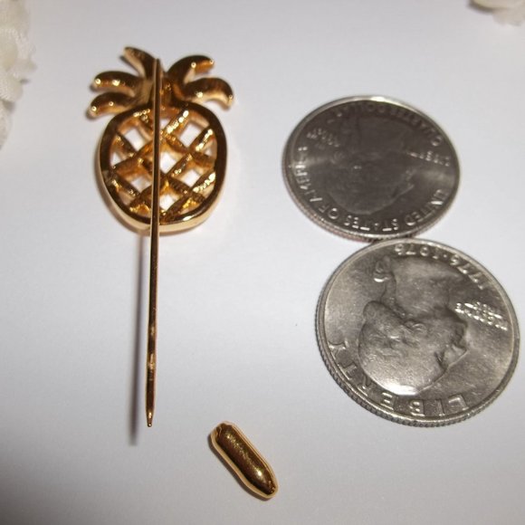 VINTAGE Gold Stick Pin, Avon Pin, Pineapple Jewelry, Pineapple Stick Pin, 7594 - Picture 3 of 4